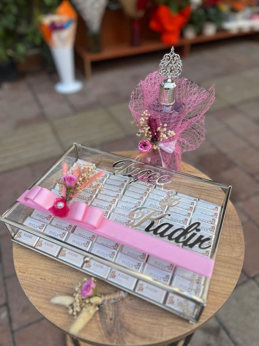 Gümüş Cam Kutuda Çikolata - Küçük Görsel 4