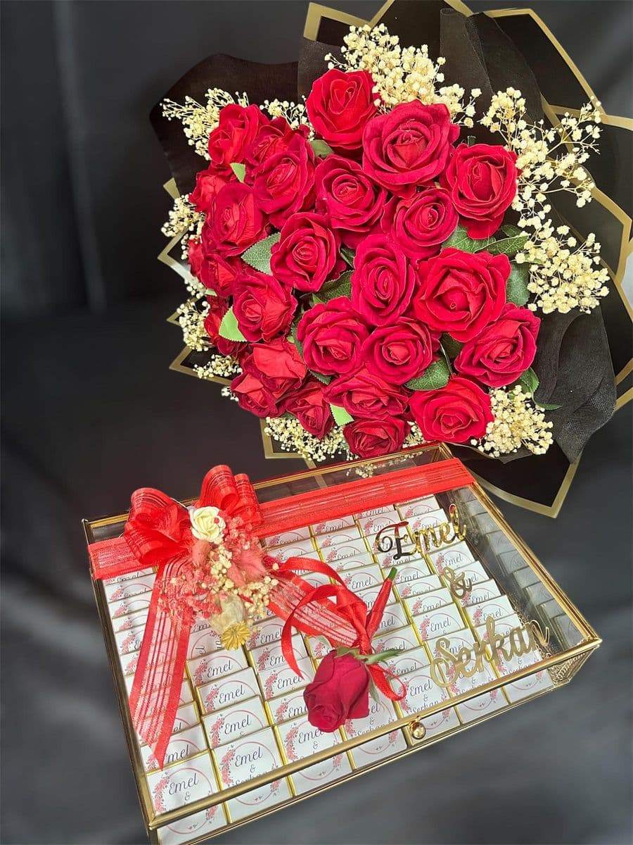 Kırmızı Yapay Güller Ve Gold Kutuda Çikolata - Görsel 1