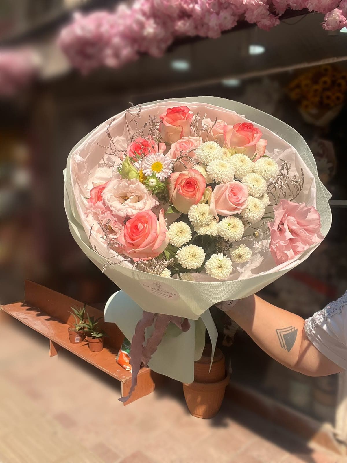 Dokulu Kumaşda Renkli Güller - Küçük Görsel 2