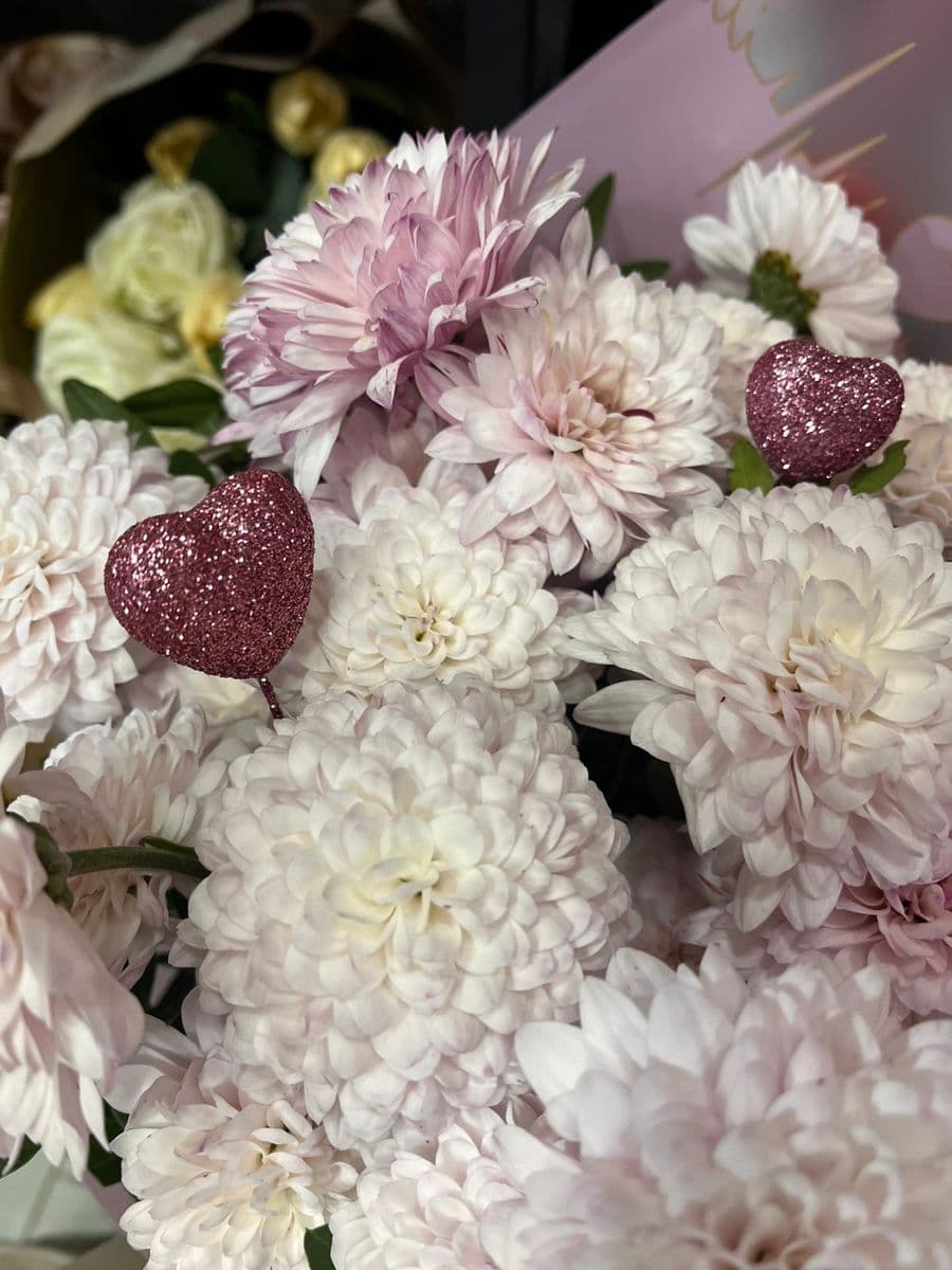 Kalp Detaylı Ponpon Güzeli - Küçük Görsel 3