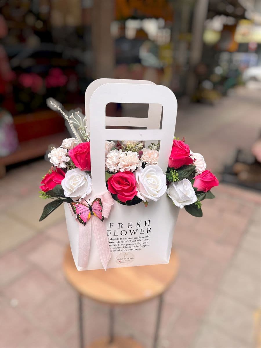 Çantada Yapay Güzellik - Küçük Görsel 2