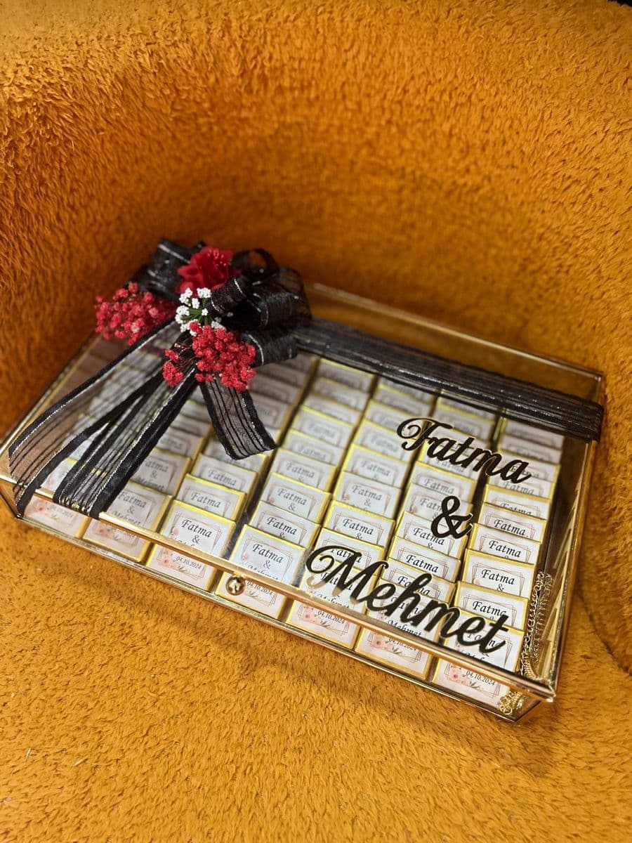 Beyaz Kurdelalı Gold Büyük Kutuda Çikolata - Küçük Görsel 7