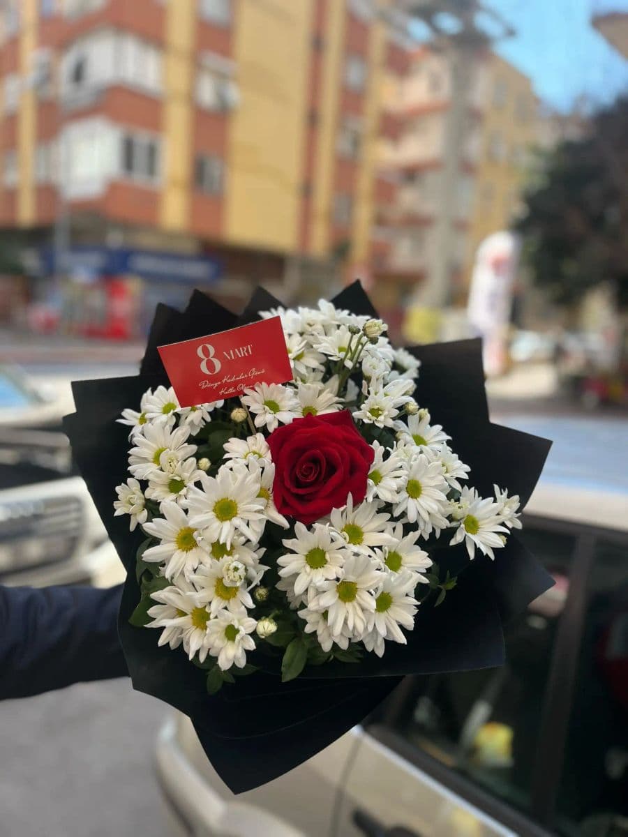 Tek Güllü Papatya Buketi