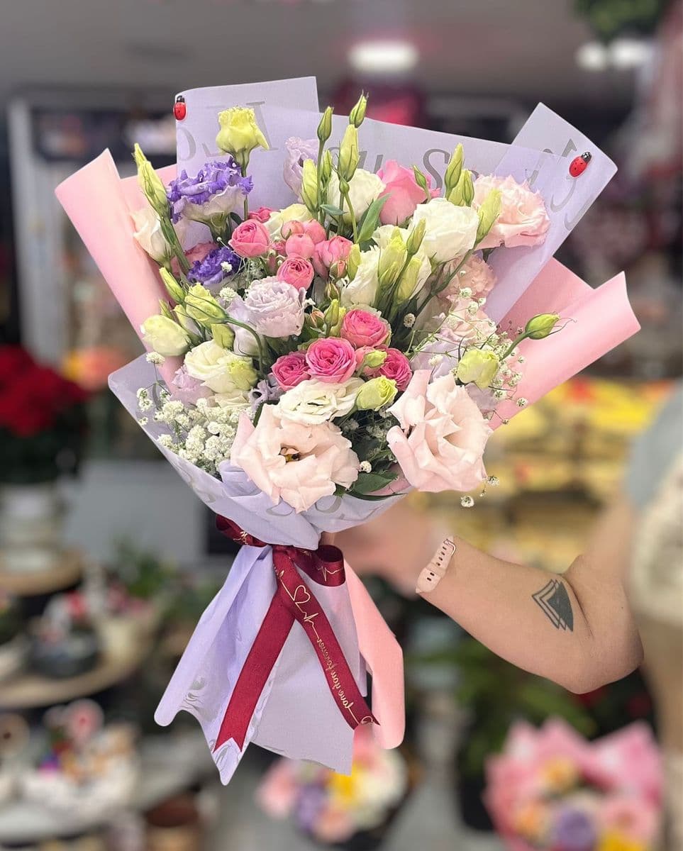 Sade Ve Zarif Lisyantuslu Mix Buket