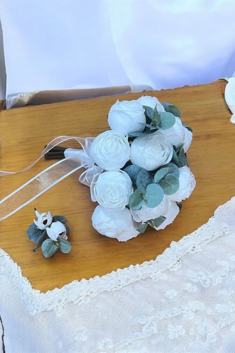 Tomurcuk Şakayık Model El Çiçeği