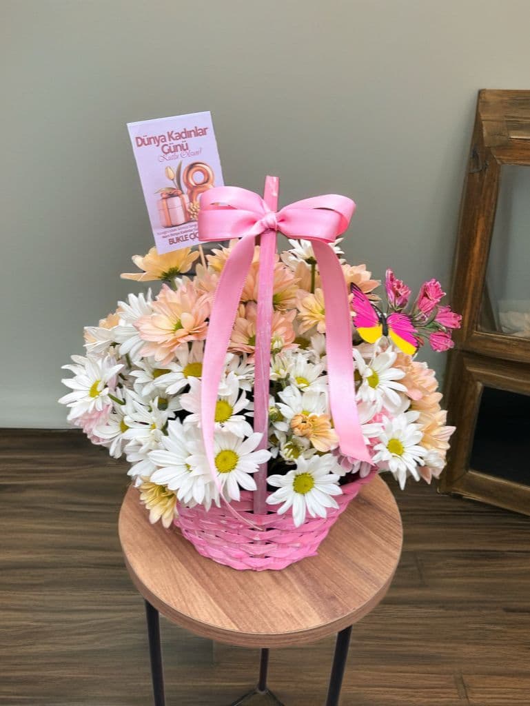 Pembe Sepette Bahar Bahçesi - Görsel 1