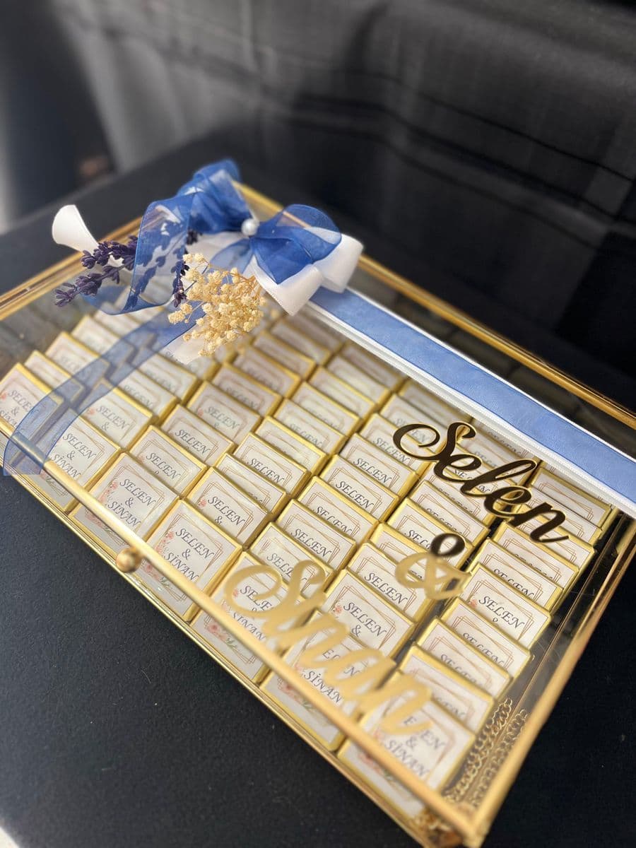 Beyaz Kurdelalı Gold Büyük Kutuda Çikolata - Küçük Görsel 3