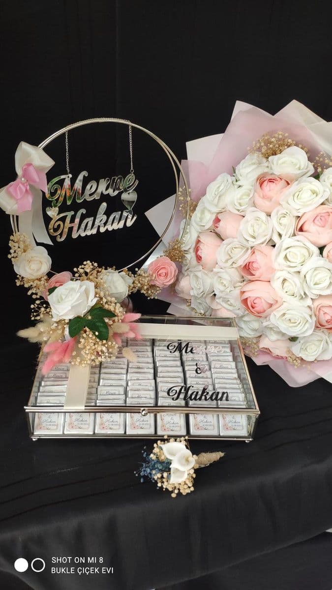 Yapay Şakayık Buketi Çikolata ve İsimlik - Görsel 1