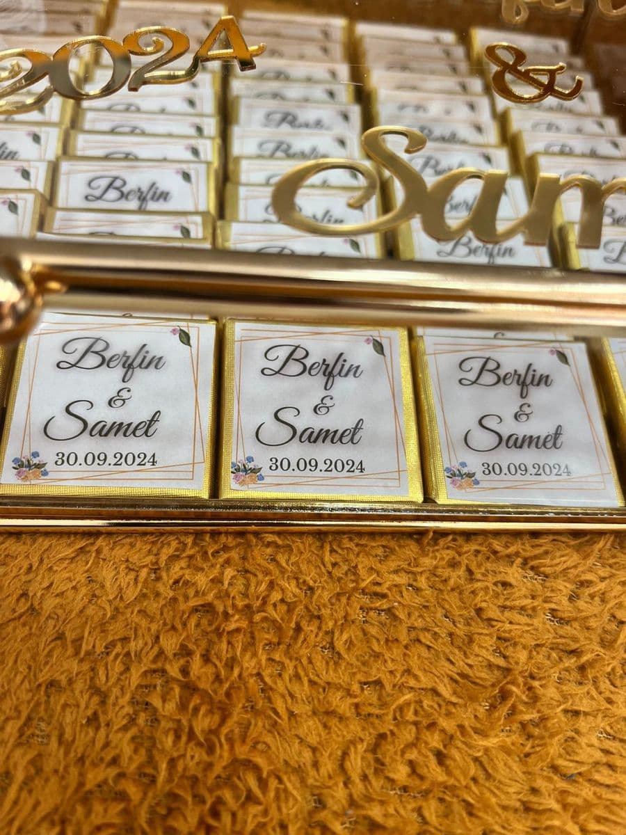 Beyaz Kurdelalı Gold Büyük Kutuda Çikolata - Küçük Görsel 8