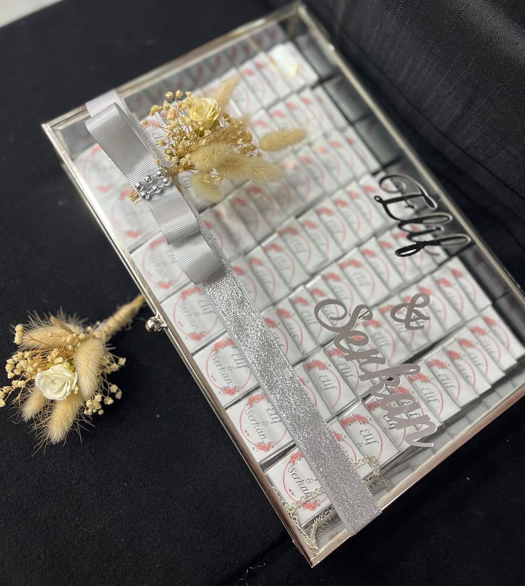 Gümüş Cam Kutuda Çikolata - Küçük Görsel 2