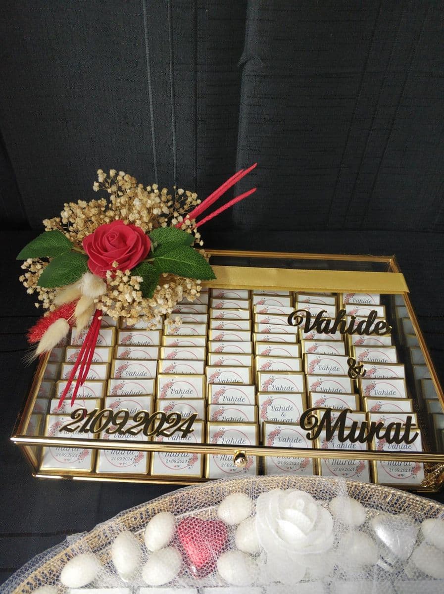 Siyah Jelatinde Gül Buketi , Çikolata ve Tepsi 3 lü Set - Küçük Görsel 4