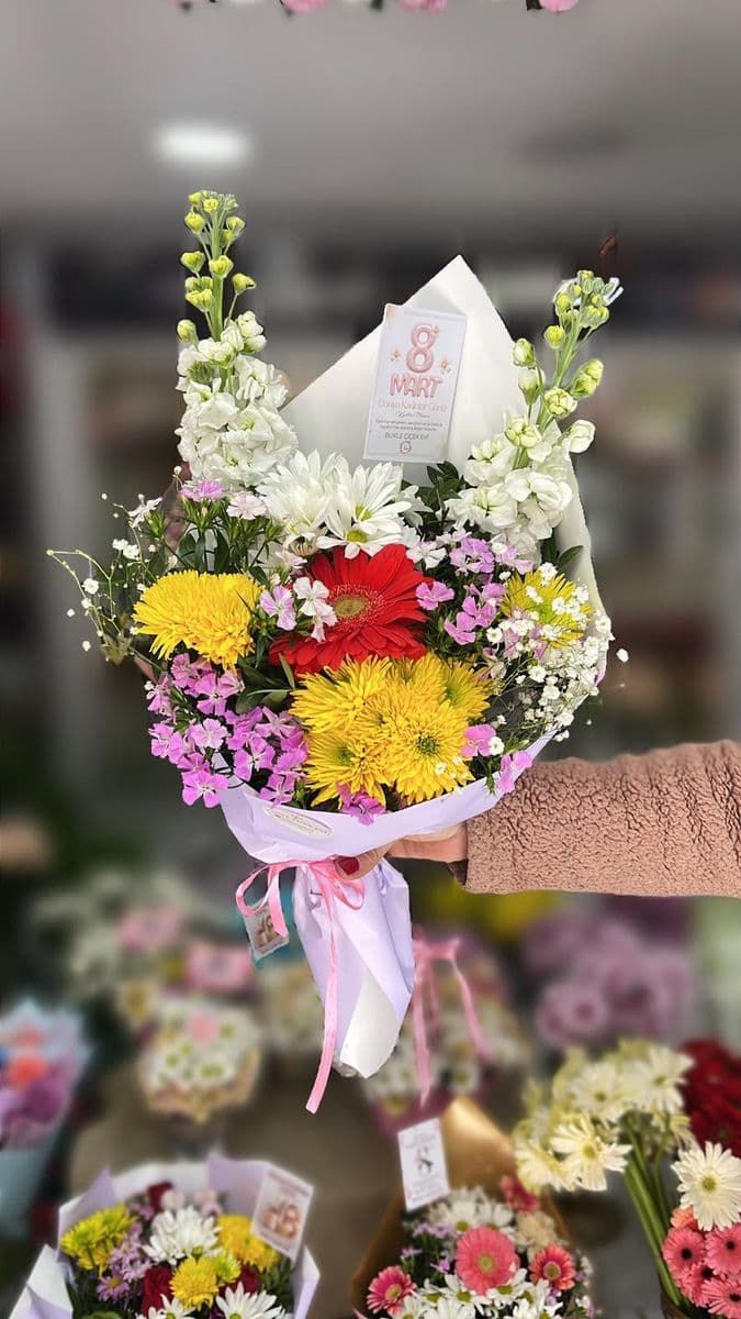 Mis Kokulu Şebboylu Güzel - Görsel 1