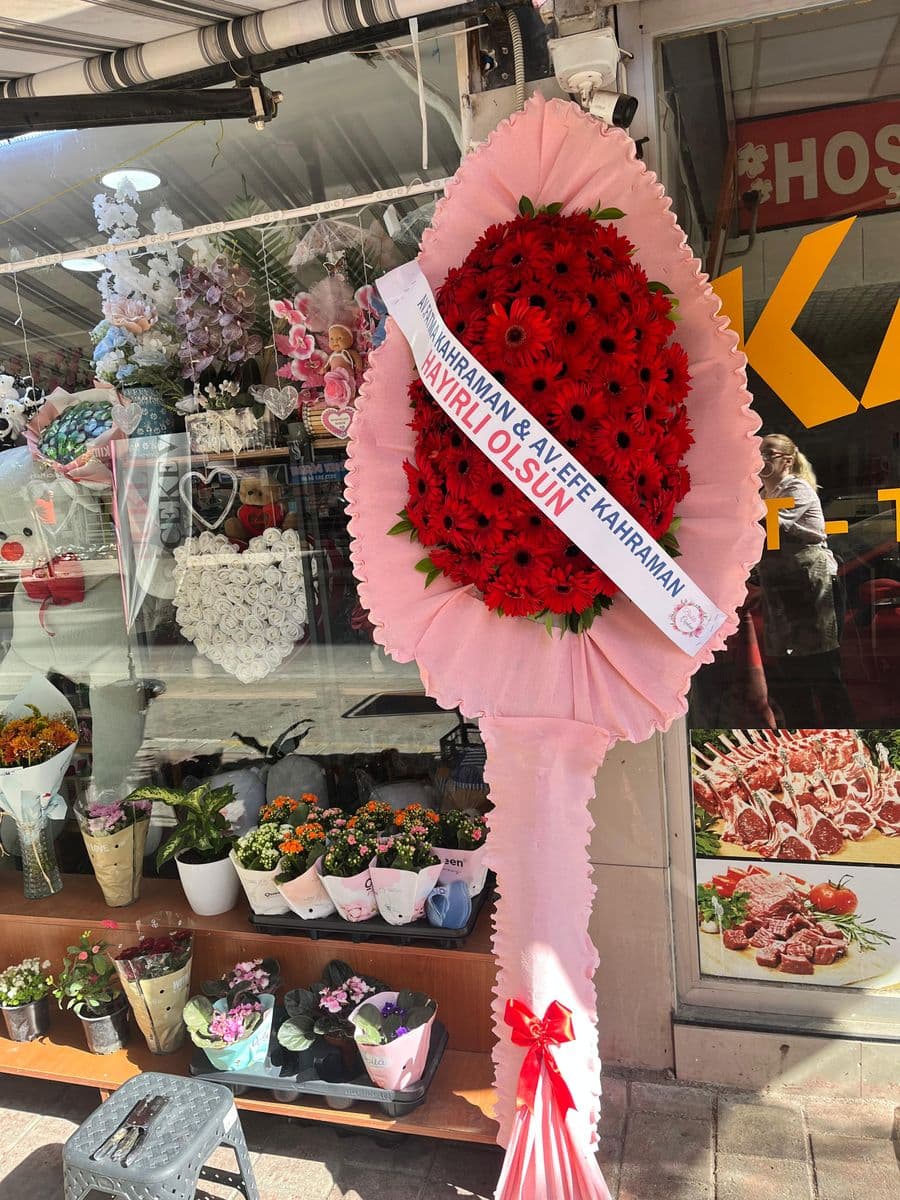 Pembe Kağıtlı Çelenk