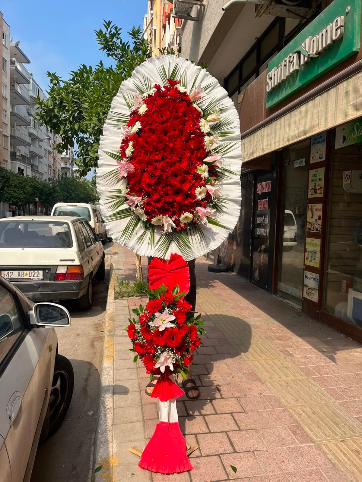 Lilyum Detaylı Gösterişli Çelenk - Küçük Görsel 2