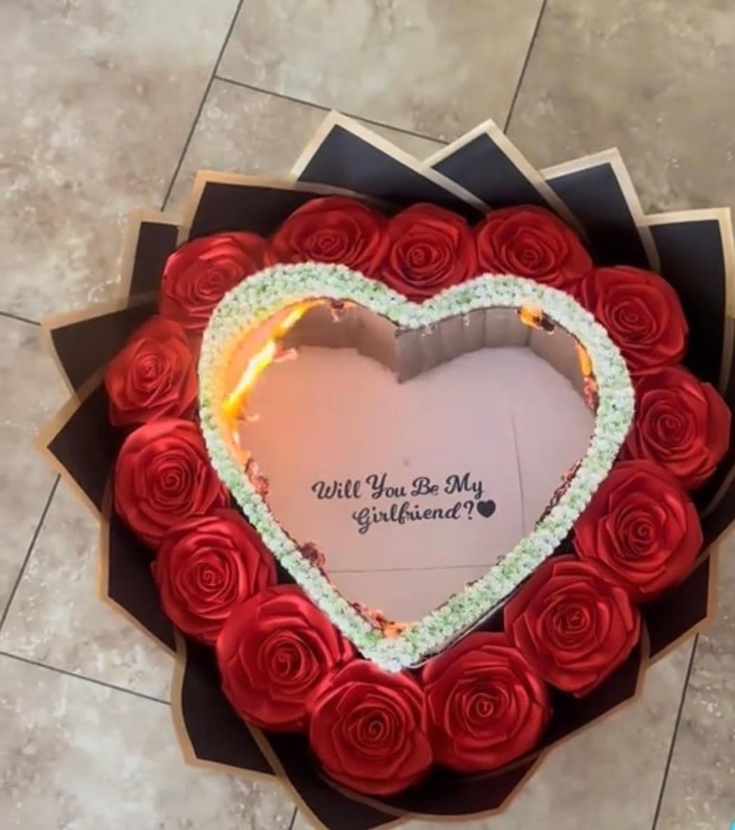 Alevli Hediyeli  Yapay Gül Buketi - Küçük Görsel 2