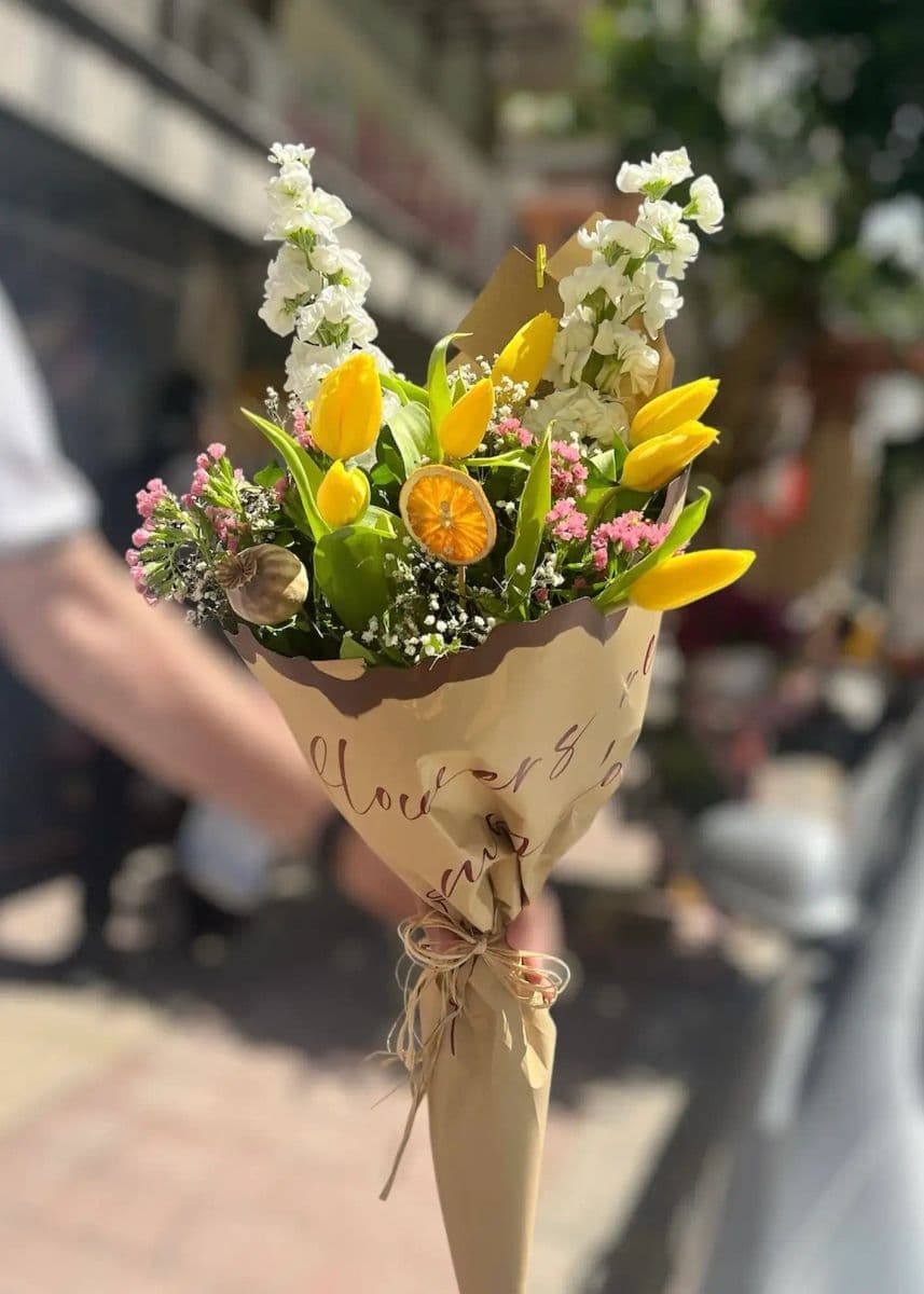 Şebboy Ve Lale Buketi