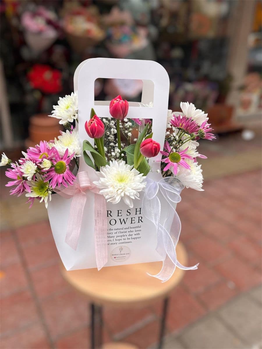 Çantada Laleli Zerafet