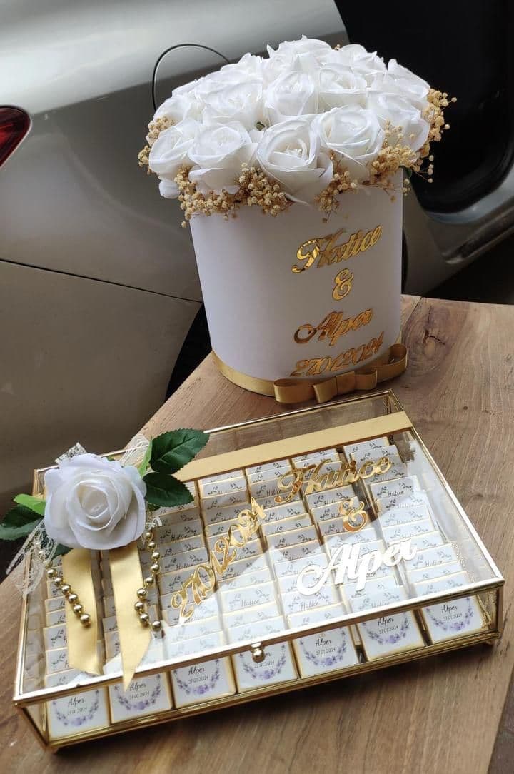 Beyaz Kutuda Yapay Beyaz Güllü 2 Lİ Set