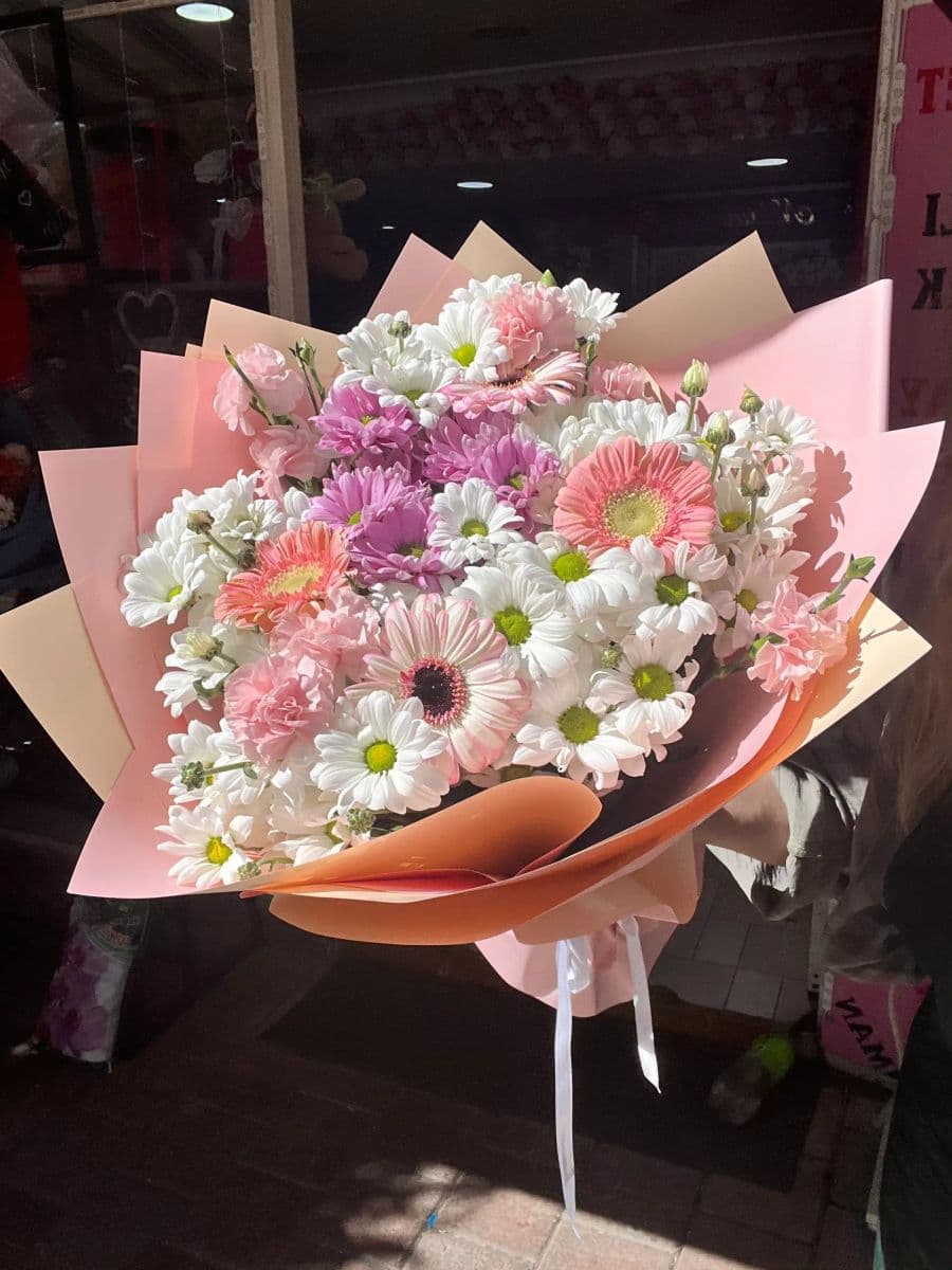 Karanfil Ve Papatya Buketi