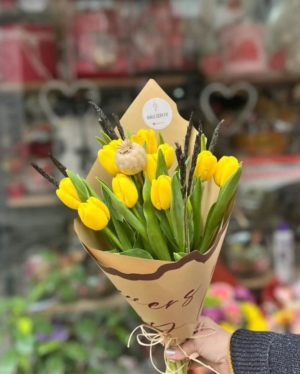 Sarı Lale Buketi