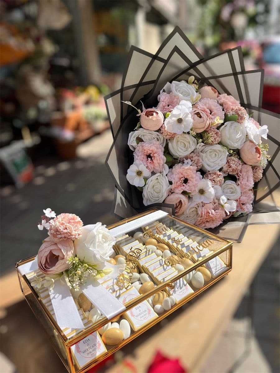 Yapay Karışık Güzellik Ve Çikolata